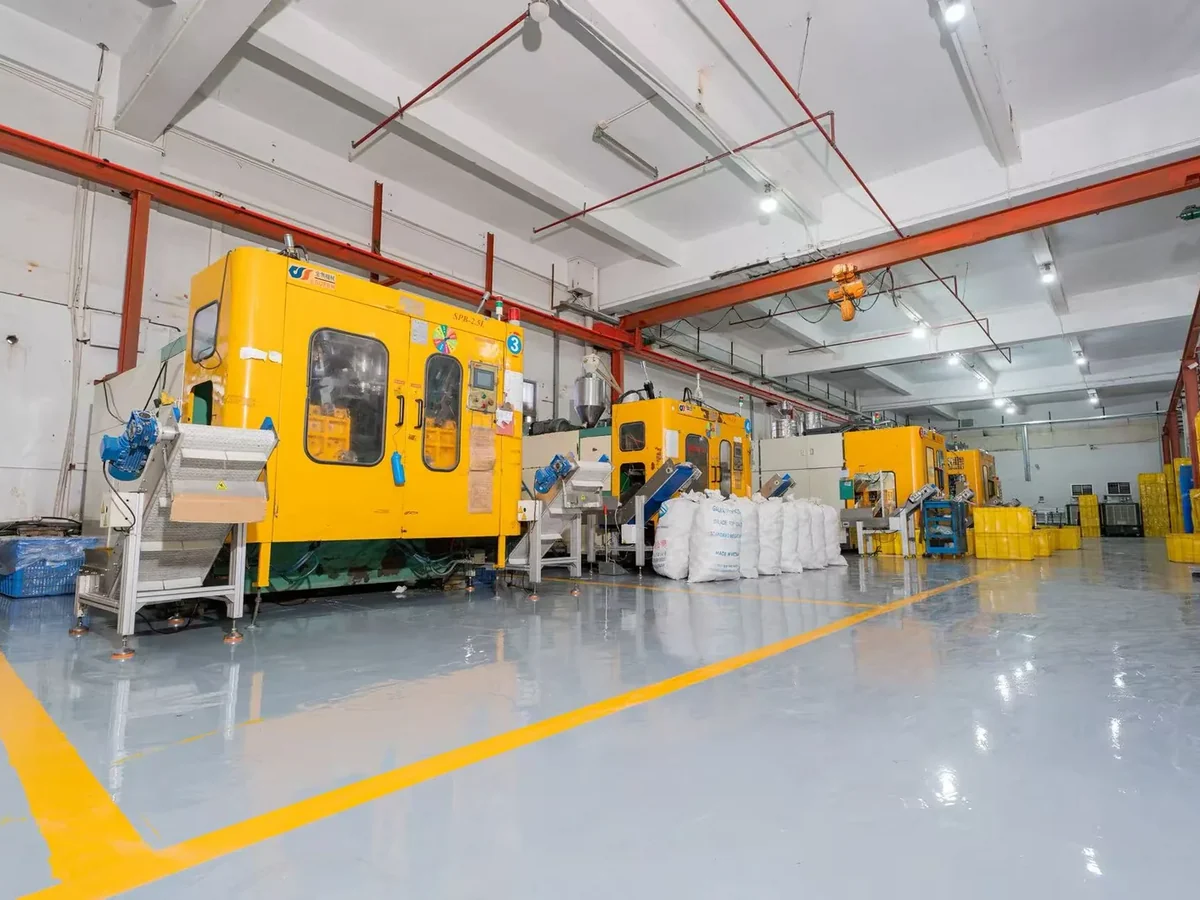 Packaging inspection process in OEM cleaning factory